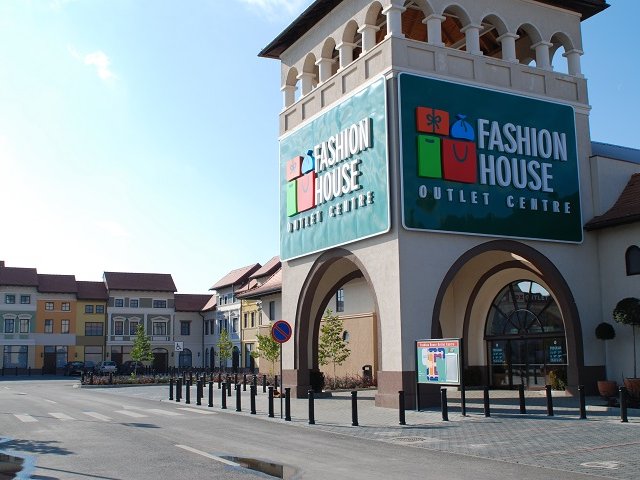 Fashion House Outlet Center
