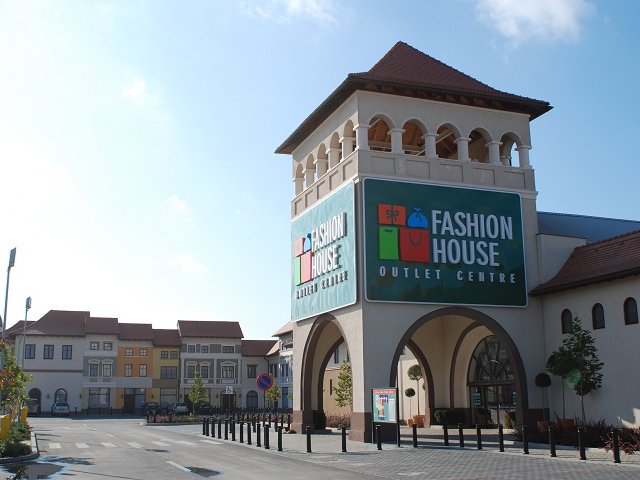 Fashion House Outlet Center